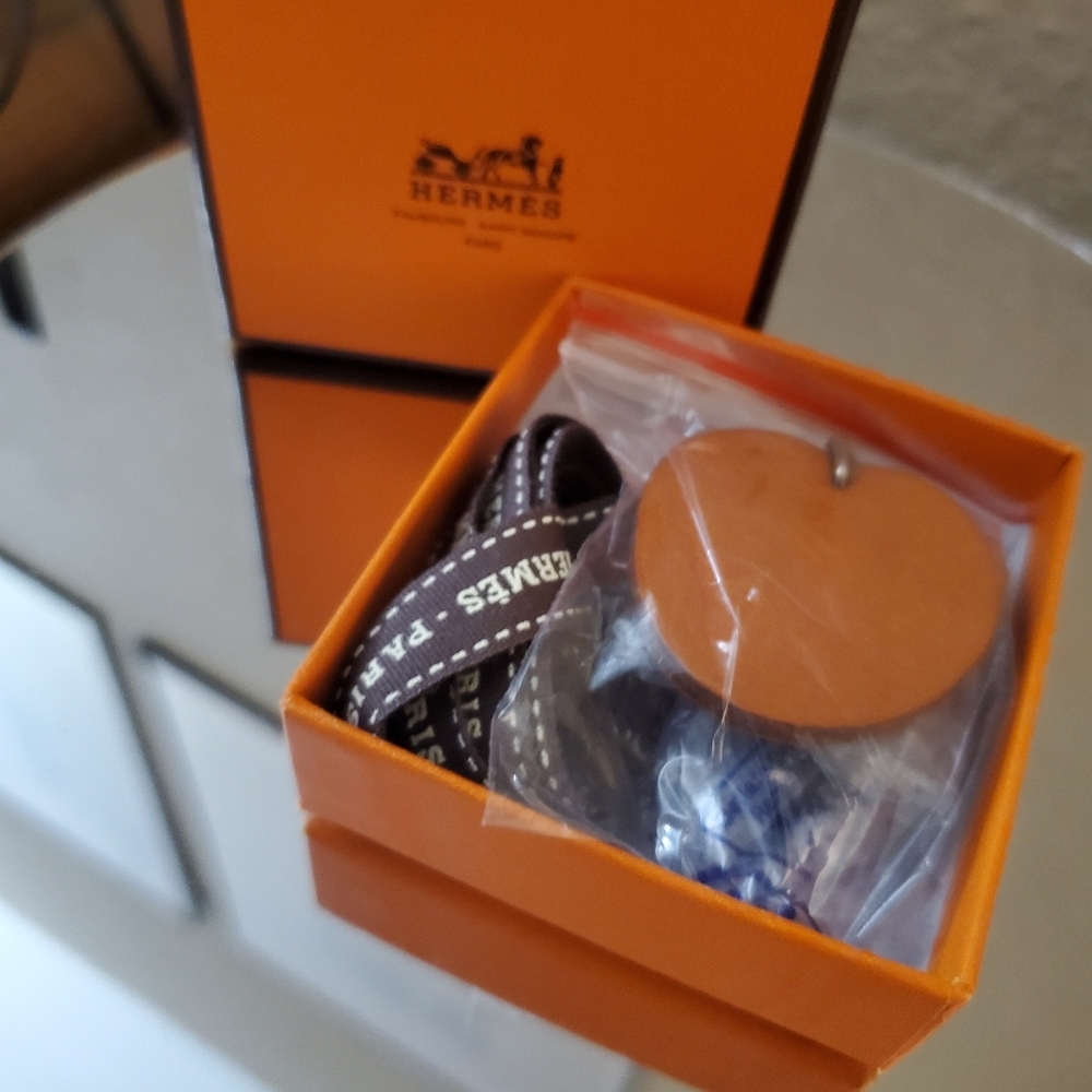 HERMÈS Authentic Chevre Mysore Orange Apricot Fruit Leather Bag Keychain Charm - Picture 3 of 8